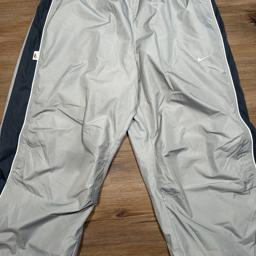 Nike Track Pants Mens XL Grey Black Striped Zip Windbreaker Silver Tag Vintage - Picture 3 of 14